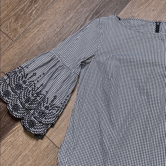 Ralph Lauren top with embroidered sleeves - Picture 3 of 5